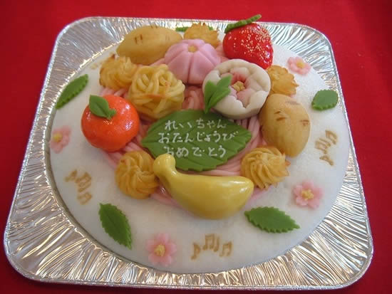 和菓子のデコレーションケーキ